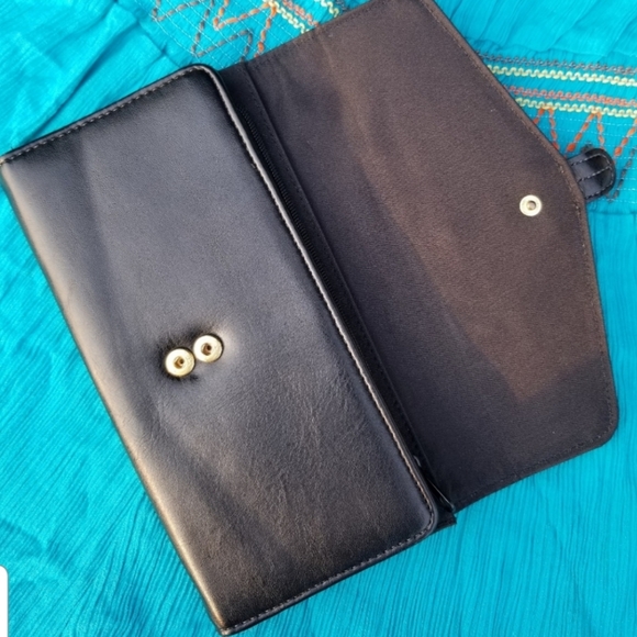 Etienne Aigner trifold wallet - Picture 2 of 5